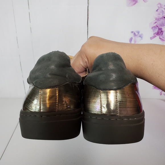 *SOLD* Rag & Bone Metallic Leather Low Top Sneakers 13 - Picture 9 of 11